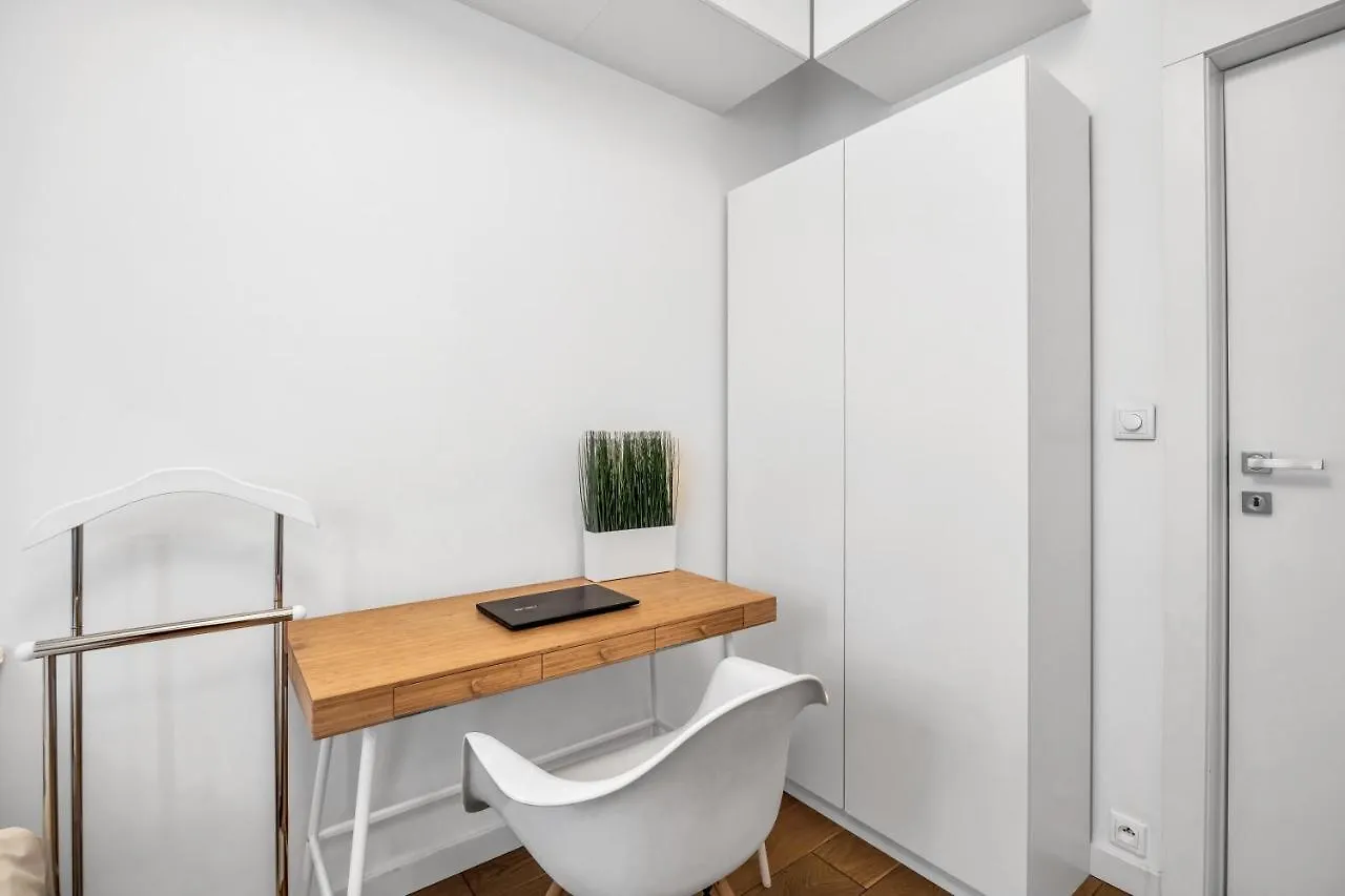 Apartment Spacious 2 Bedroom Ac Dalanowska 46 Warsaw Poland